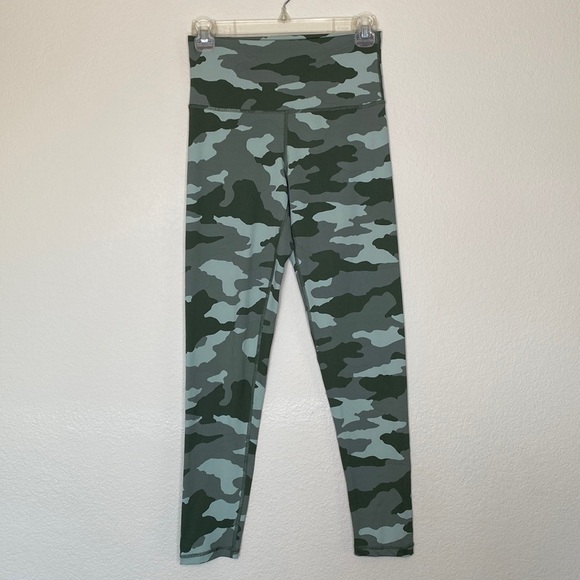 Aerie green camo leggings Sz medium EUC - Picture 1 of 7